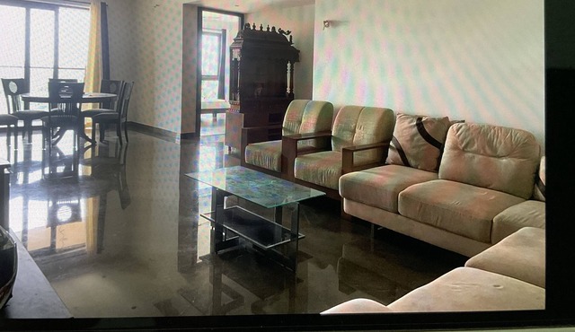 Centre of adyar, 5mts to beach, bus stop, railway station, hospital, malls