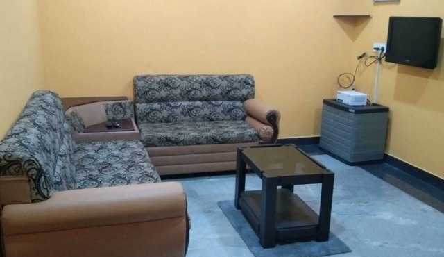 Charis Guest House 2 bed/1 bath near Guruvayur in Kunnamkulam