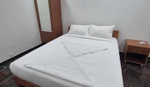 Charming 1-bedroom apartment in lovely Dindigul with AC/Mymoon service apartment