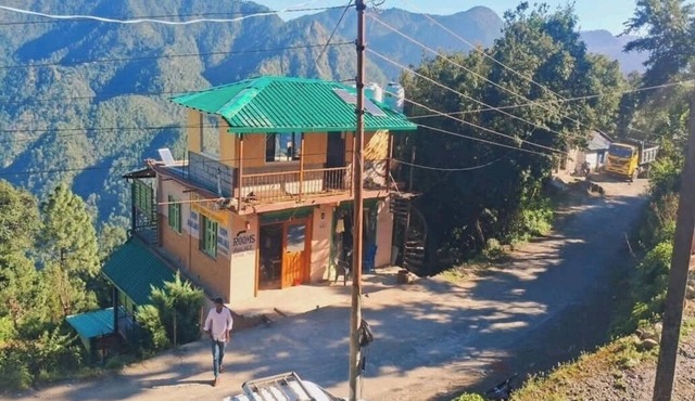 Charming 1-bedroom hotel in beautiful Bhimtal with WiFi