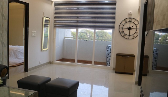 Charming 2-bedroom, 2-bathroom spacious apartment nestled near "Taj Mahal"