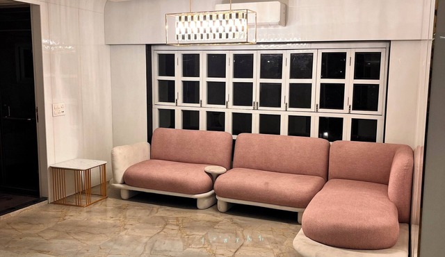 Charming 2-bedroom apartment with open terrace in central Kolkata with WiFi, AC