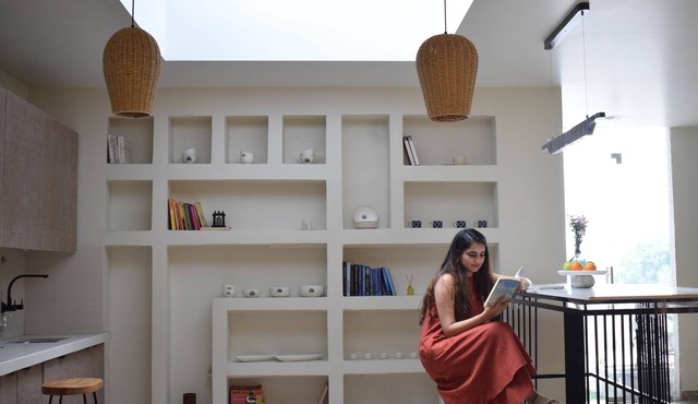 Charming 2-bedroom apartment in Jaipur with skylight, terrace deck & kitchenette