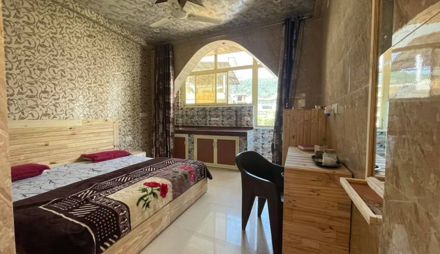 Charming 2-bedroom home in fabulous Rishikesh with WiFi, AC