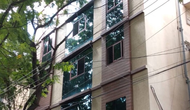 Charming 2-bedroom pent house apartment with WiFi, AC in lovely AbidsHyderabad