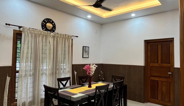 Charming 2-bedroom villa with WiFi, AC in enchanting Kochi