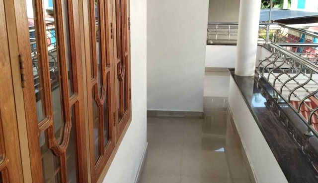 Charming 4-AC-bedroom townhome with WiFi in enchanting Angamaly near airport