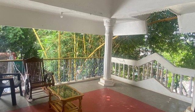 Charming 4-bedroom villa with AC and WiFi in enchanting Bommayapalayam Peaceful,