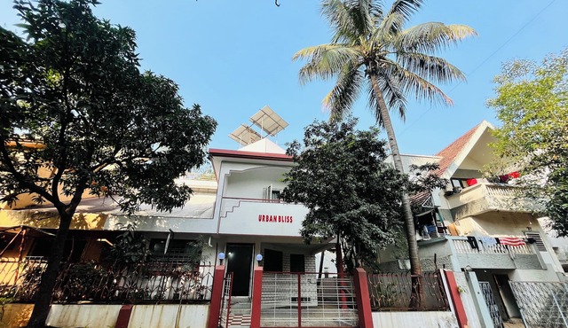 Charming 4-bedroom bungalow with WiFi and AC in delightful Nashik