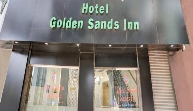 Charming 9-bedroom hotel with AC and WiFi in wonderful Mumbai