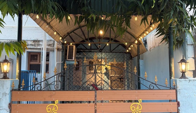 Charming Chennai Private Heritage One Bedroom Guest Suite with Parking