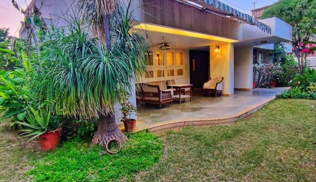 Charming City Center Villa/King Size Beds/Spacious Garden/NRI Friendly