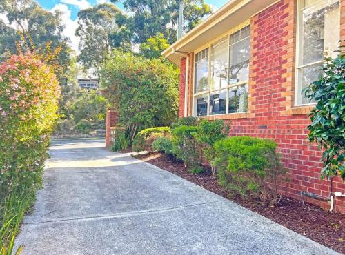 Charming Convenient 2BR Compact House Ringwood in Ringwood