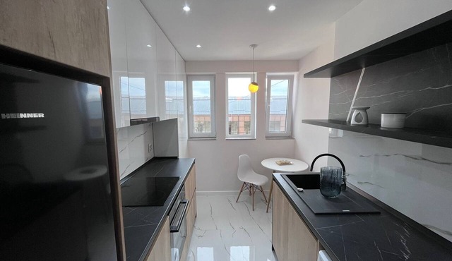 Charming for 2, Pitesti downtown 1-bedroom 1-bath apartment with AC