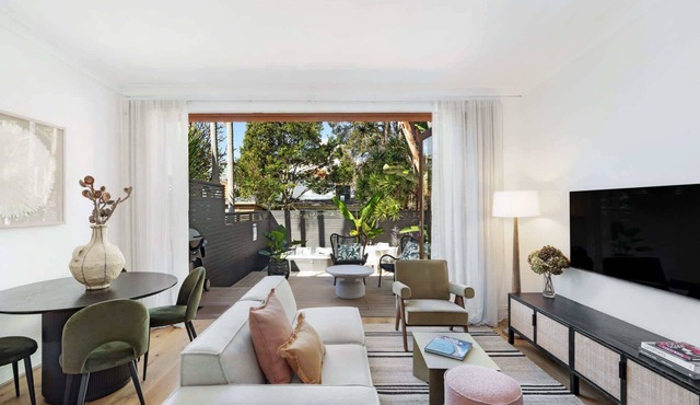 Charming Tropical Bondi Retreat