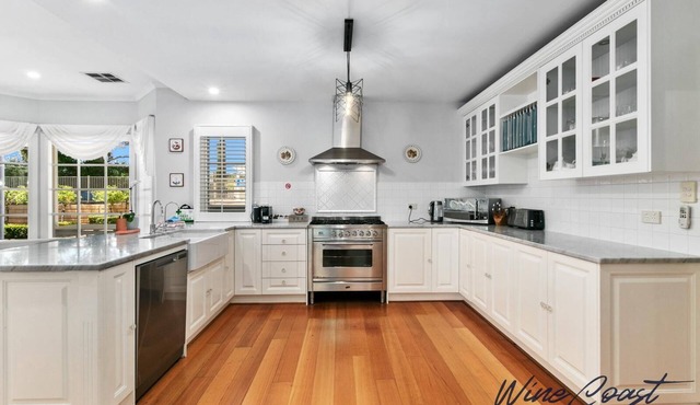 Chateau “Home & Cottage” by Wine Coast Holidays - Offering the Full home and adjoining Cottage in one package. in Aldinga