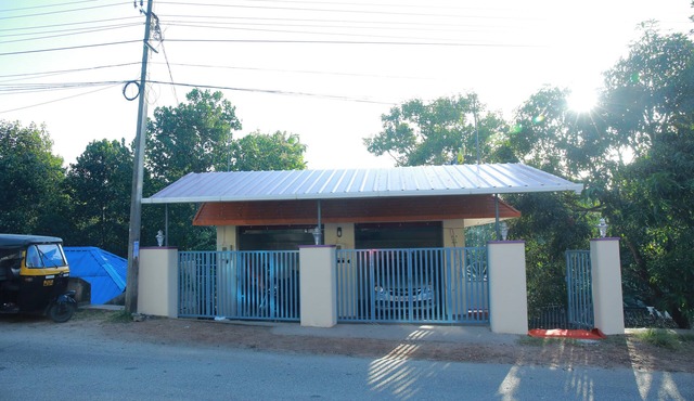 Cheerful 2-bd house near Trivandrum city.