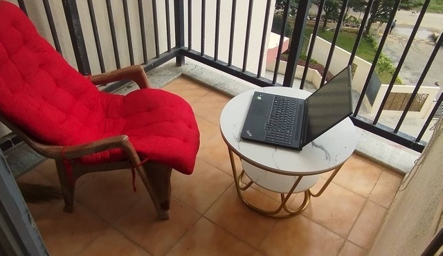 Chic 1-bedroom apartment in fabulous Bangalore with WiFi