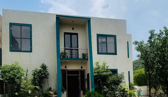 Chic 3-bedroom villa with WiFi, AC in peaceful Badi Area