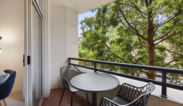 Chic Urban Escape in Vibrant Camperdown