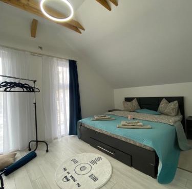 Chloe Loft