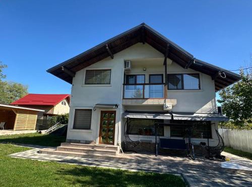 Chris Mountain Retreat