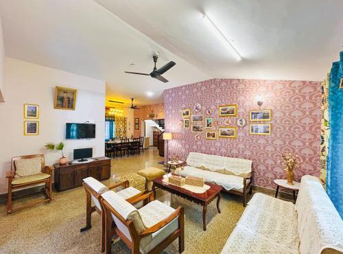 Cine Castle 4BHK Luxury Spacez Villa with Private Theatre & Garden