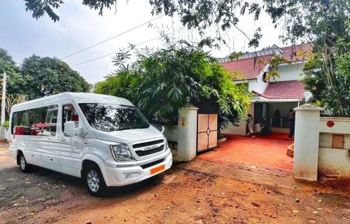Citadel Luxury Villa Trivandrum-Just 10 min to Railway Station & 5 Min to Sri Padmanabha Swamy Temple, Home away from Home in Kerala