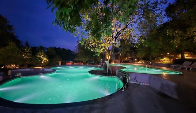 Citrus Prime Hill Queen Resort