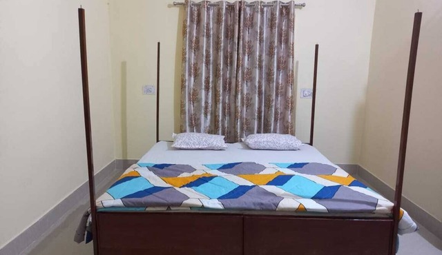 City Center 1 Bedroom with Hall Studio Apartment wth Kitchen