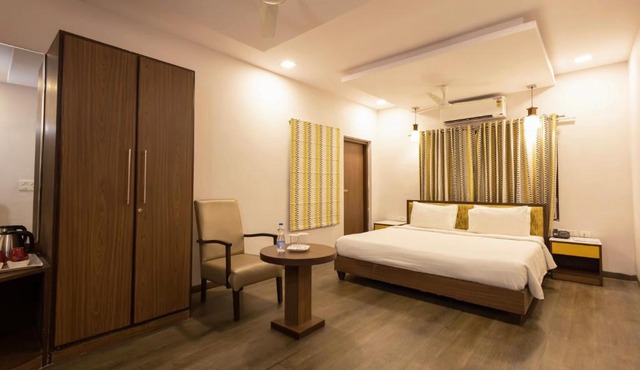 Classic Boutique Hotel & Luxury Service Apartments