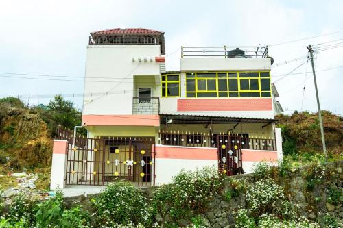 Close2heaven 3 individual bedroom privacy home with a basic kitchen