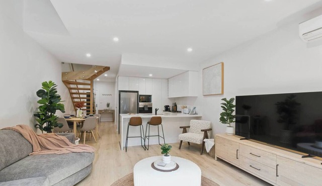 Coastal Calm Escape Close to Thirroul and Beaches