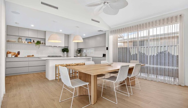 Coastal Luxe 4-Bed House in Madora Bay in Madora Bay