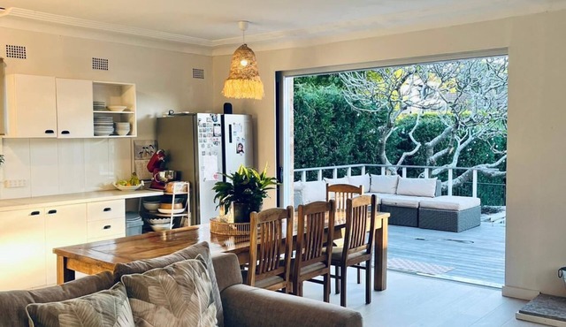 Coastal Luxury Retreat | Freshwater Beach + Private Beach House | Sleeps 11 in Freshwater