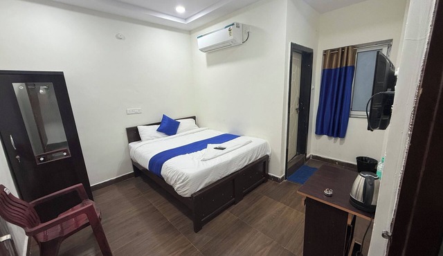 COCO NET Hotel in Ibrahimpatan