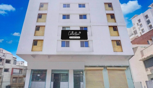 Collection O Ambegaon Road Katraj White Castle