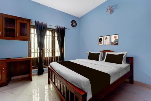 Collection O Balaramapuram White Castle