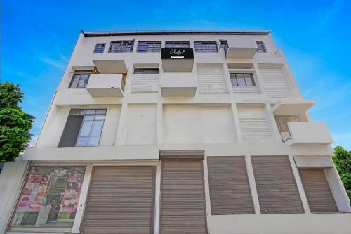 Collection O Dandiya Bazar Formerly Vrundavan Residency