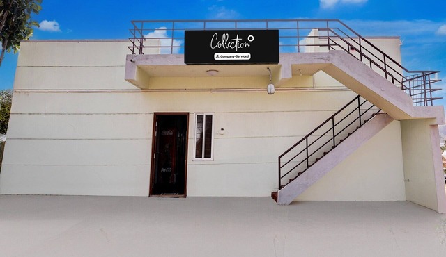 Collection O Sunset Point PB Road