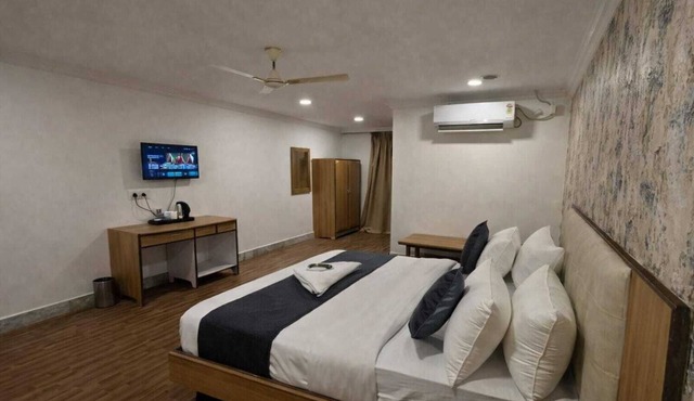 Comfortable hotel in pleasant Hyderabad perfect for your stay