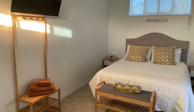 @connection road accomodation in Victory Heights