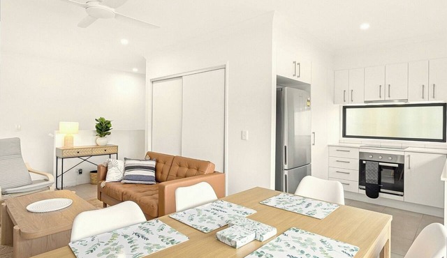 Contemporary Family Haven in Murrumba Downs in Murrumba Downs