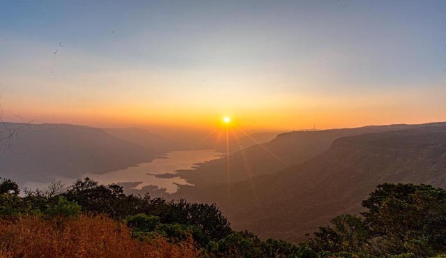 CosmicStays Evergreen Cascade - The Hidden Gem of Mahabaleshwar
