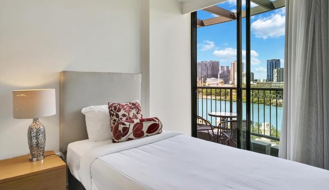Cosmo Apartment Hotel in Brisbane