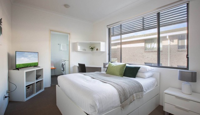 Cosy and Bright Studio Next to Westmead Hospital
