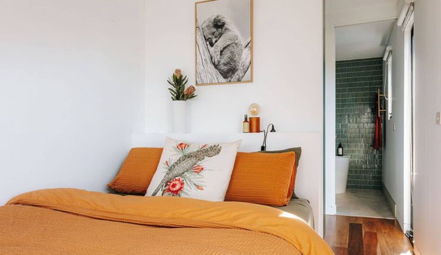 Cosy container house walking distance to town. in Korumburra