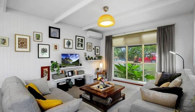 Cosy Cottage 2BR Apartment with Private Outdoor Areas in Korumburra