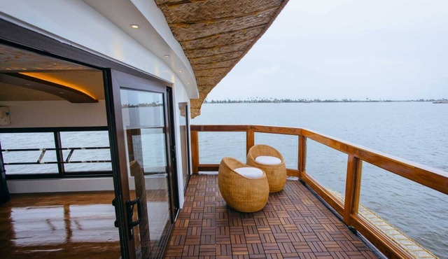 Cosy Houseboats