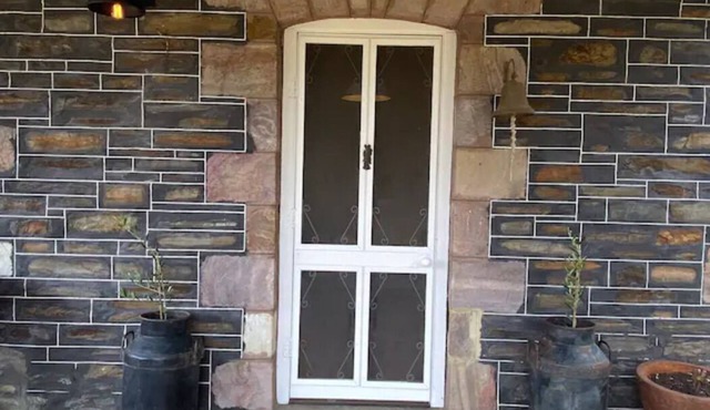 Cosy Rustic Cottage - Adelaide Hills - Scenic Secluded in Gumeracha
